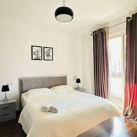 Modern In The Heart Of Apartment *